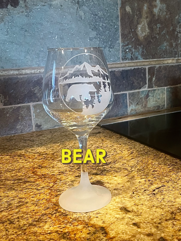 Wine Glass with Sand Blasted Base Lodge Series Bear Scene.