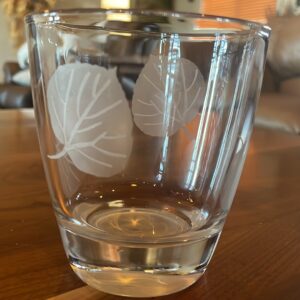 Aspen Leaf Short Thick Base Everyday Glasses CCD. Dishwasher safe and sand blasting results in crystal clear image,