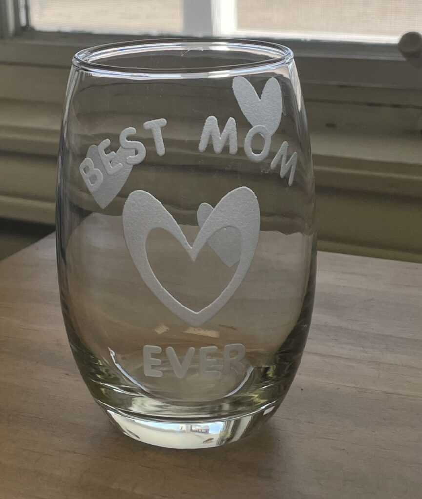 SPECIAL ORDER HEART OUTLINE BEST MOM STEMLESS WINE GLASS.